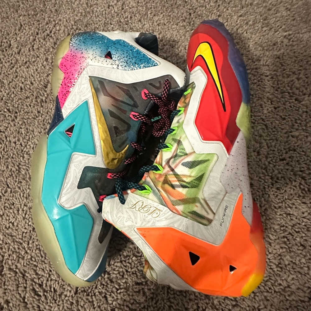 Nike Multicolor Athletic Shoes with Red and Blue